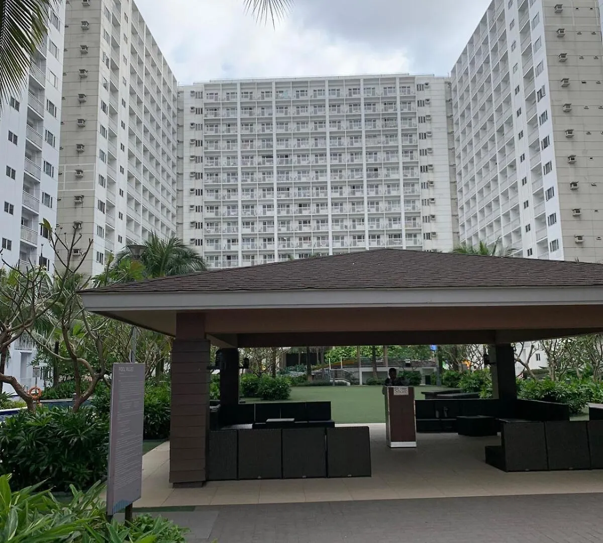 Shore Residences With Manila Bay View Near Mall Of Asia And Ikea Apartment