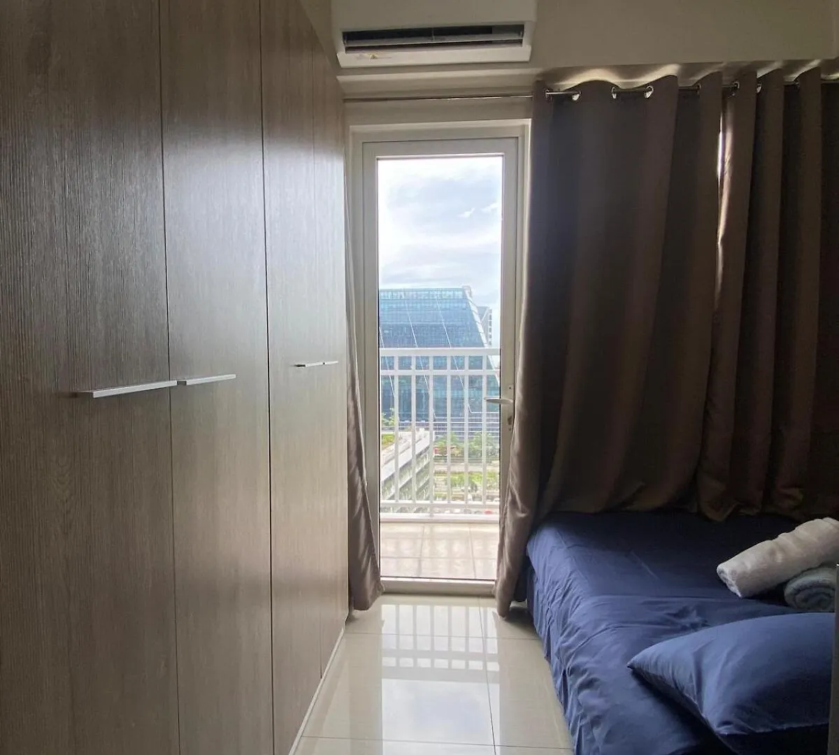 Shore Residences With Manila Bay View Near Mall Of Asia And Ikea Apartment